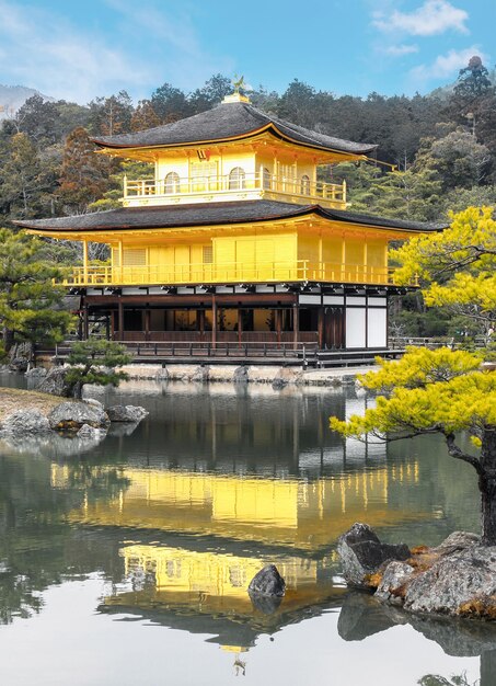 写真 東京の湖上の金閣寺金閣禅仏教