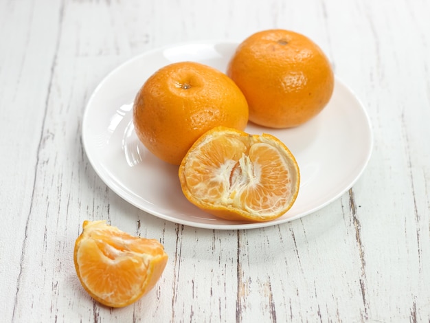 Kino Orange Fruits is een vrucht die uit Pakistan komt met een vorm die lijkt op mandarijnen