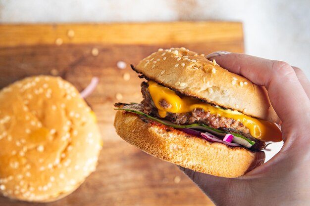 Kip hamburger sandwich maaltijd snack op tafel kopieer ruimte voedsel achtergrond rustiek