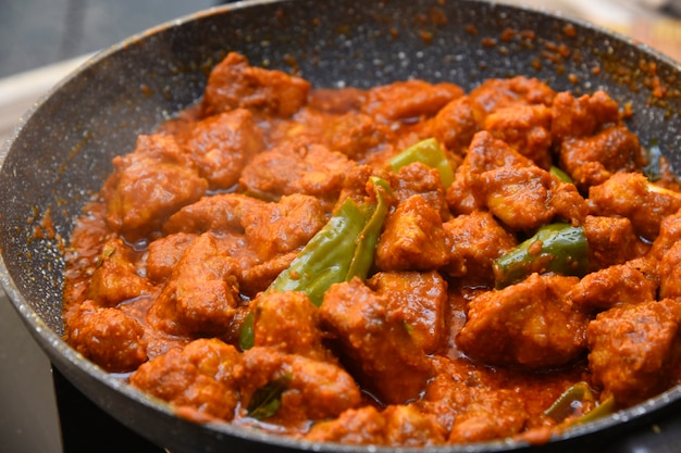 Foto kip masala curry pakistaans of indiaas eten