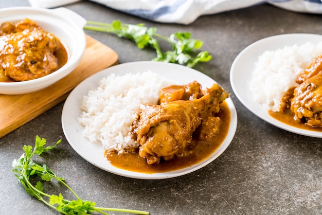 Kip Massaman Curry Pasta met Rijst