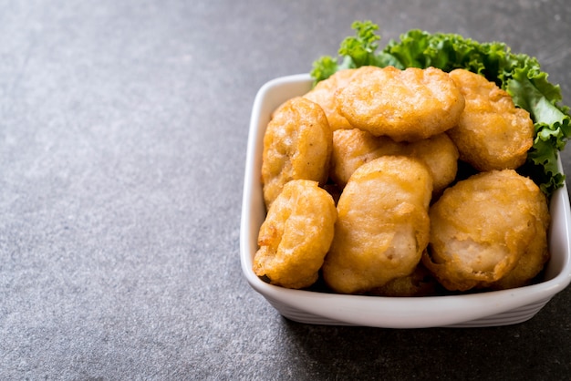 Kipnuggets met saus