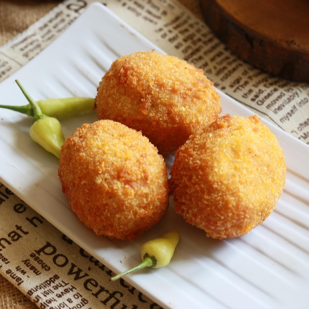 Kippenpastelkleur, Indonesisch snackvoedsel
