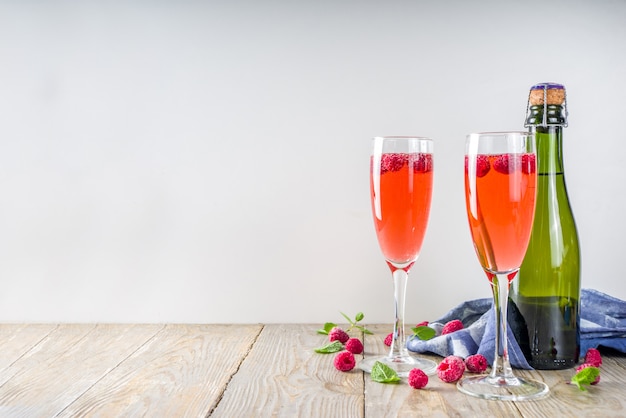 Kir Royale Cocktail met frambozen