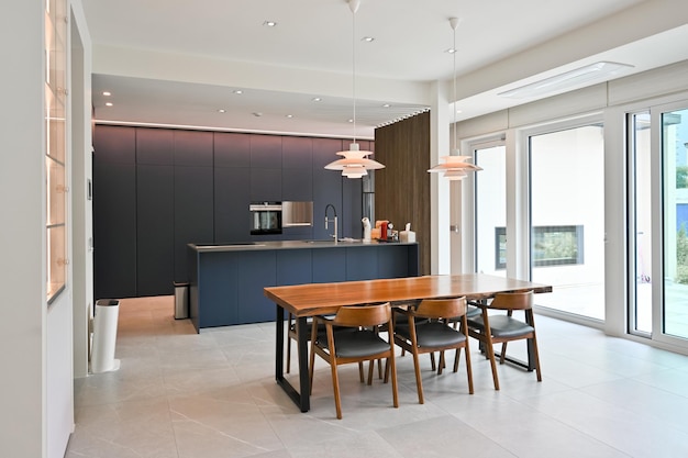 Kitchen furniture using dark blue color is easy to maintain because it does not stain easily