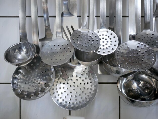 Photo kitchen utensils on wall
