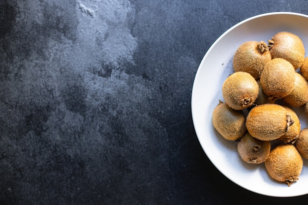 Kiwi's vers rijp en sappig op tafel lekker