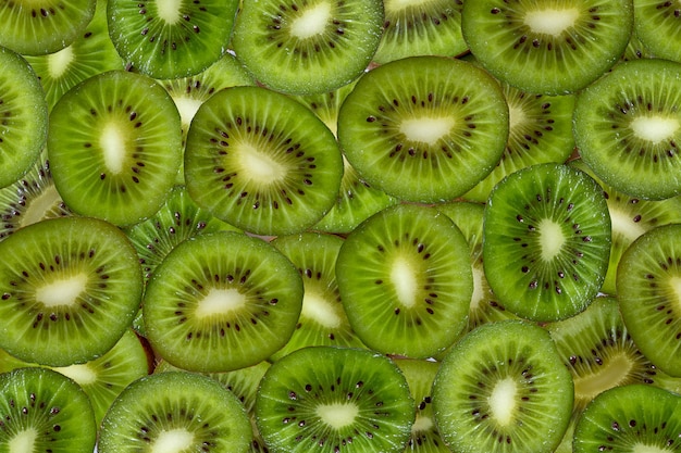 Kiwi sliced into rolls