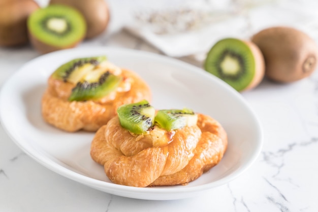 kiwi tart on plate