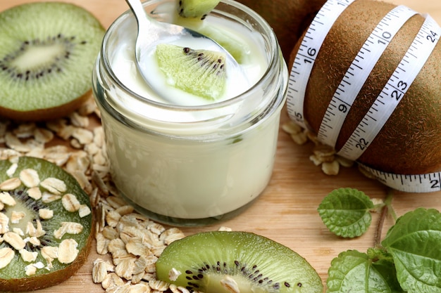 kiwi with smoothie yogurt