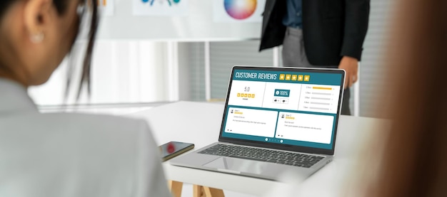 Foto klantervaring en beoordelingsanalyse door moderne computersoftware