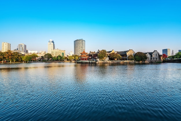 Klassieke architectuurtuinlandschap van Ningbo Yuehu Park