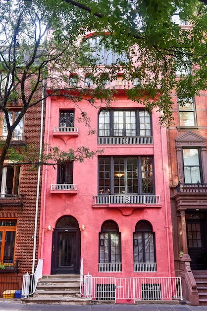 Klassieke Griekse Revival Townhouse architectuur in Greenwich Village in New York City