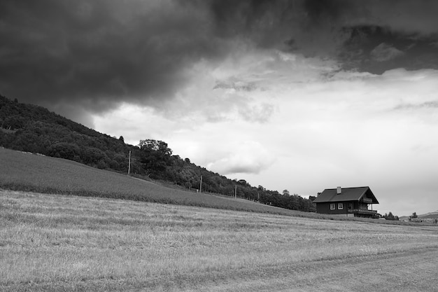 Klassieke Noorwegen cottage landschap achtergrond hd