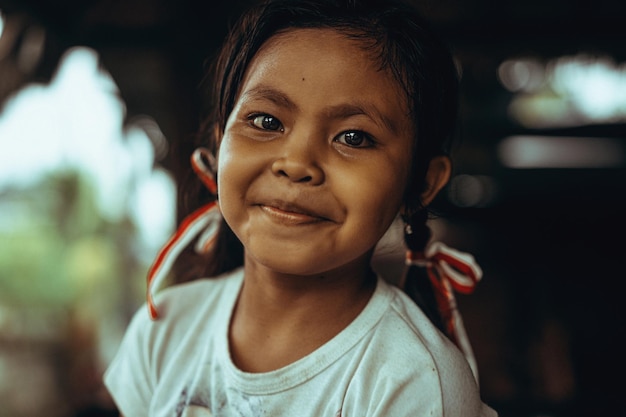 Klein Indonesisch meisje kind Portret close-up