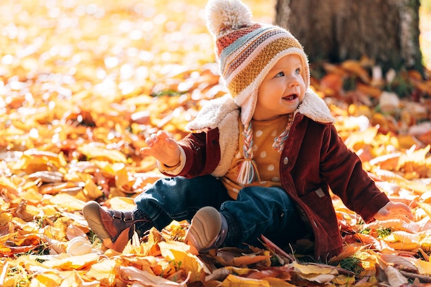 Klein modieus en stijlvol herfstpark voor kinderen