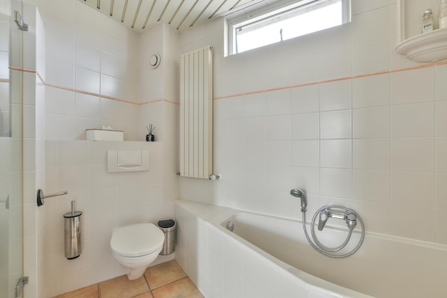 Klein toilet in modern appartement