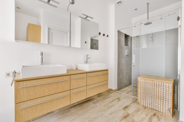 Klein toilet in modern appartement