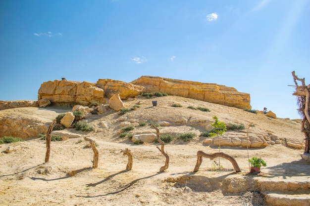 Klein zicht op Gabal alMawta ook bekend als Mountain of the Dead in Siwa Oasis Egypt