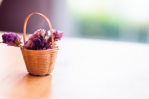 Kleine bloemenmand