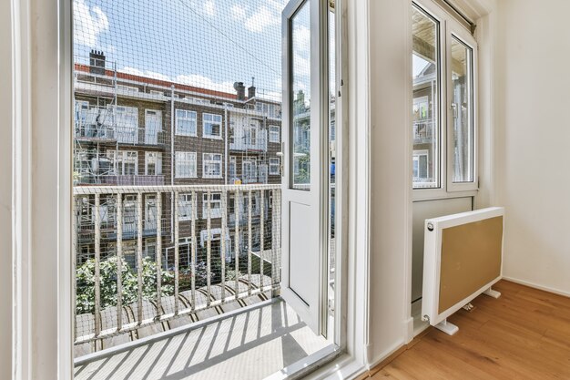 Kleine kamer met balkon