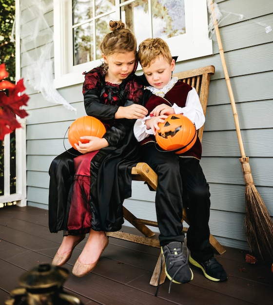 Kleine kinderen trick or treat