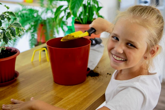 kleine meisje tuinman