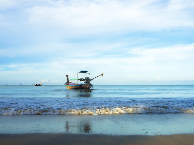 Kleine vissersboten in Thailand