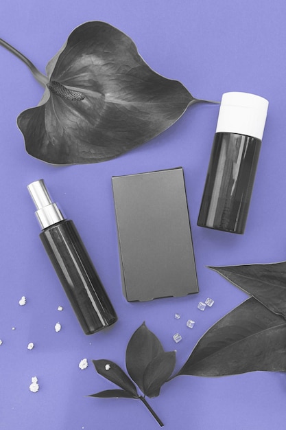 Kleuren van het jaar trendy violet kleur make-up cosmetische producten plat lag bovenaanzicht