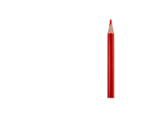 Kleurpotlood op een witte achtergrond Rood kort potlood gemaakt van hout