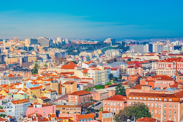 Kleurrijk bovenaanzicht op Lissabon, Portugal.