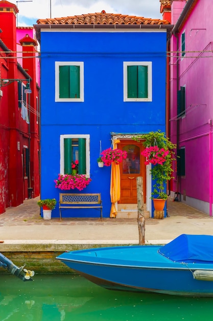 Kleurrijk huis op de Burano Venetië Italië