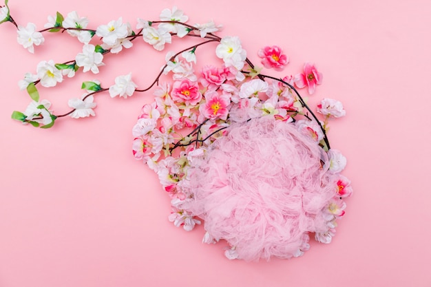 Kleurrijke bloemenachtergrond voor pasgeboren fotografie