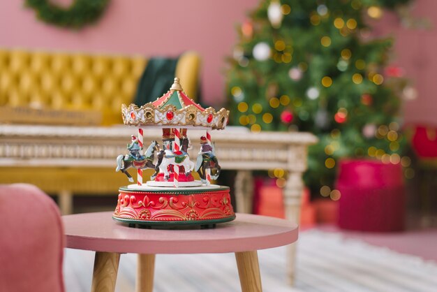 Kleurrijke carrousel kerstcadeau