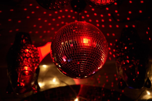 Kleurrijke disco spiegel bal lichten nachtclub achtergrond