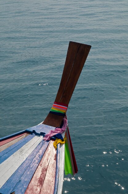 Kleurrijke heilige strook zeeboot in Phuket