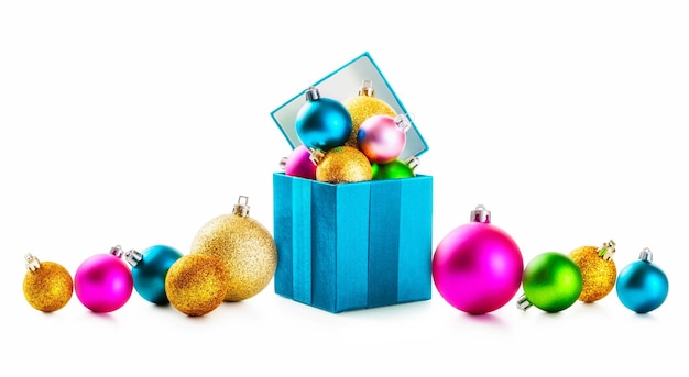 Kleurrijke kerst grens met blauwe geschenkdoos en kerstballen geïsoleerd op een witte achtergrond