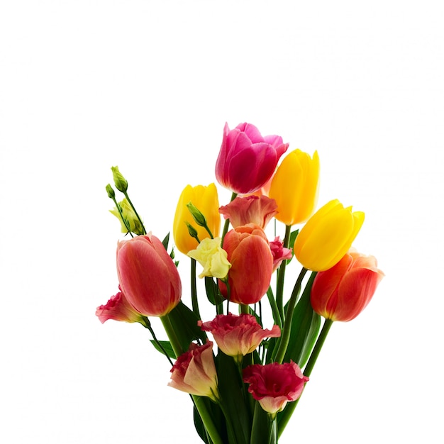 Foto kleurrijke lente bloemen boeket tulpen
