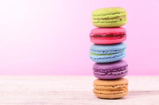 kleurrijke macarons voor pauze