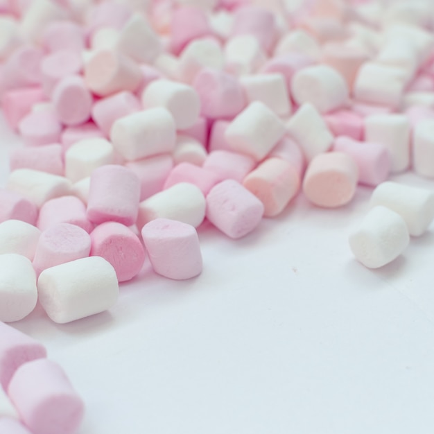 Foto kleurrijke mini marshmallows achtergrond