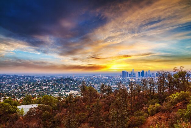 Foto kleurrijke zonsondergang in los angeles, californië