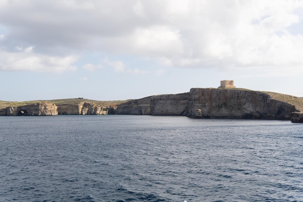 Kliffen van het eiland Comino op Malta