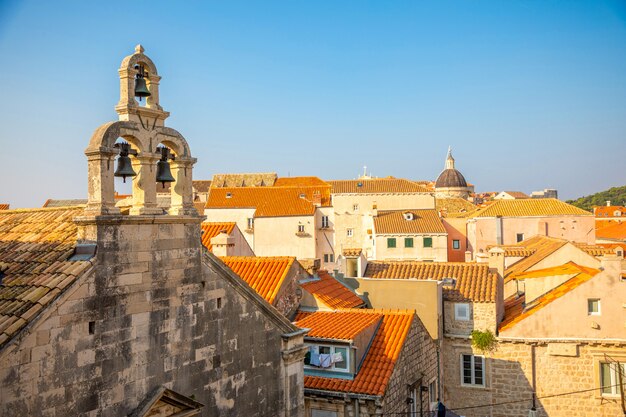 Klokketoren van kleine kapel in Dubrovnik, Kroatië