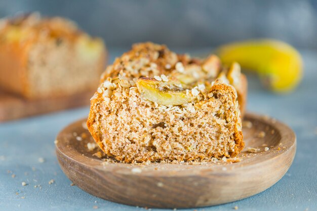 Knapperig bananenbrood met kaneel