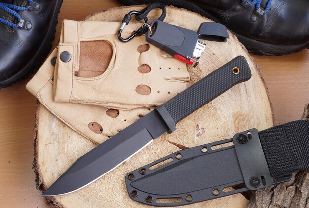 Knife hunting from highcarbonaceous steel