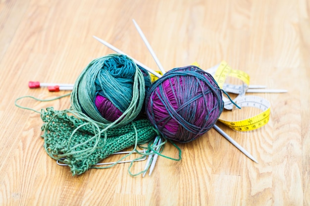 編み道具と毛糸