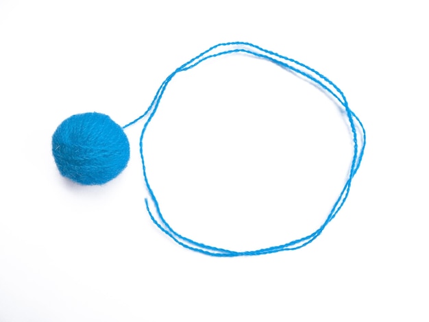 写真 白い背景で隔離の形の毛糸の円を編む