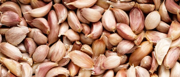 Knoflook is klaar om te koken in de keuken