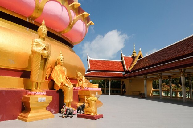 Foto ko samui tailandia febbraio grande buddha nella famosa destinazione turistica del tempio wat phra yai