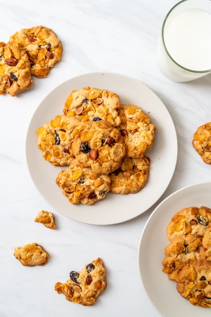 koekjes met cornflake rozijn en amandelen